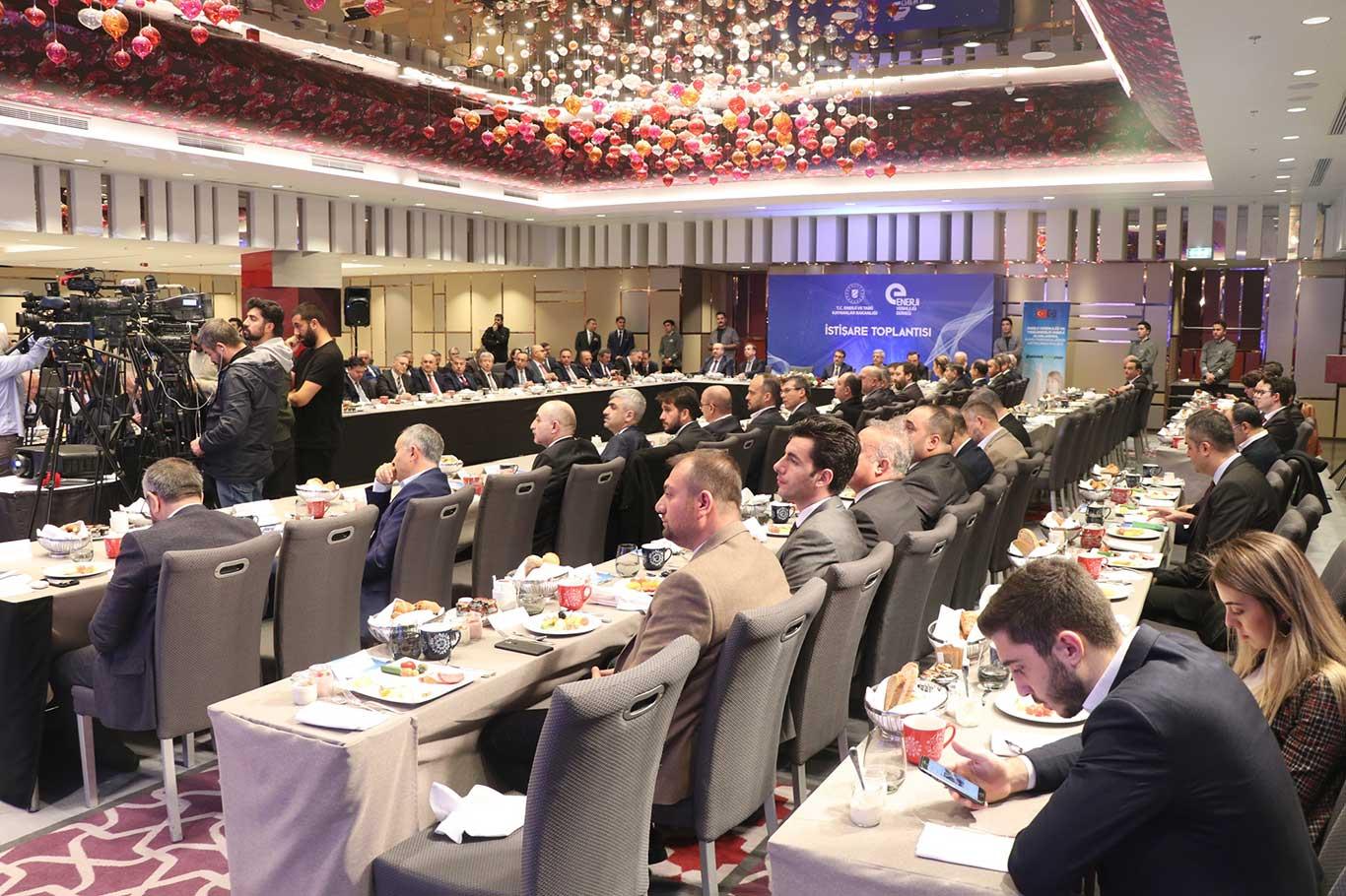 "Az enerjiyle daha yüksek katma değer oluşturmak zorundayız" "Az enerjiyle daha yüksek katma değer oluşturmak zorundayız"